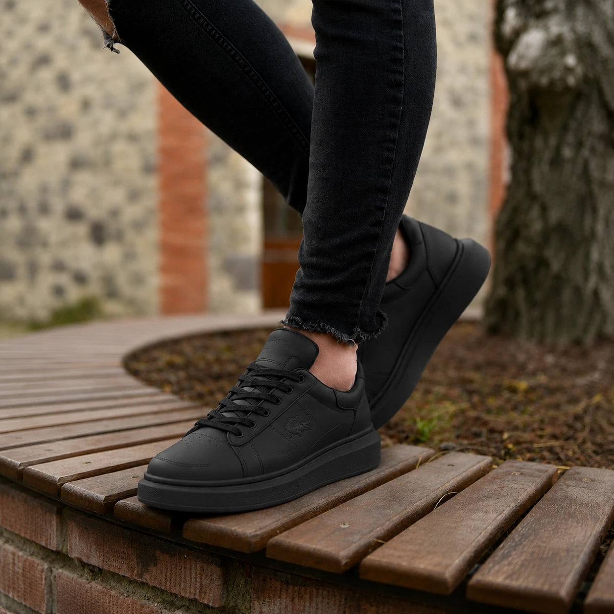 Elite Comfort Leather Sneakers